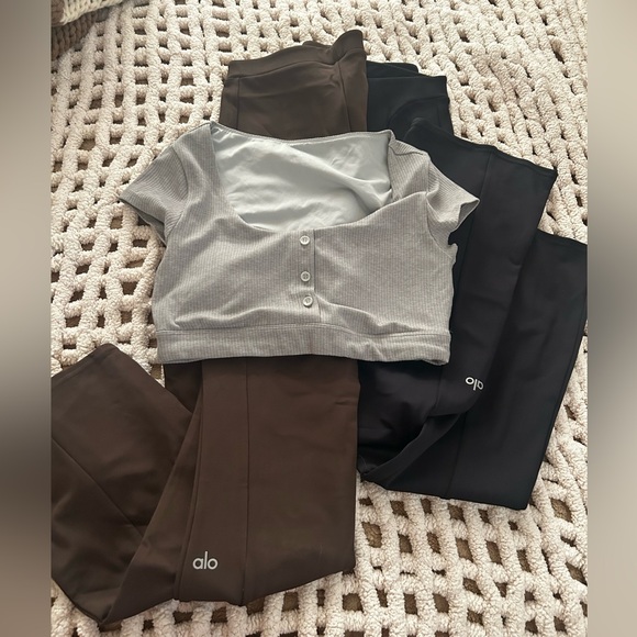 ALO Yoga Pants - Alo Yoga Set. Two pants and crop top. Size M. Like new !